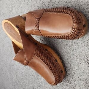 Vintage Predictions Leather Clogs, Size 9.5/42, Excellent Condition